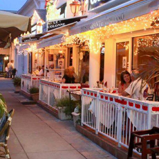 10 Restaurants Near Mote Marine Aquarium Opentable