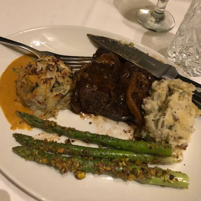 Del Frisco S Double Eagle Steakhouse Philadelphia Philadelphia Restaurant Info Reviews Photos Kayak