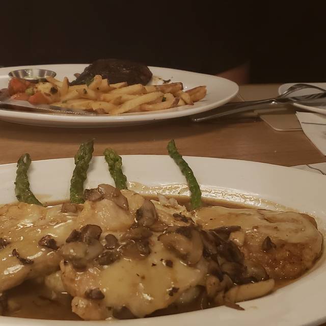 Cooper's Hawk Winery & Restaurant Jacksonville Jacksonville, FL