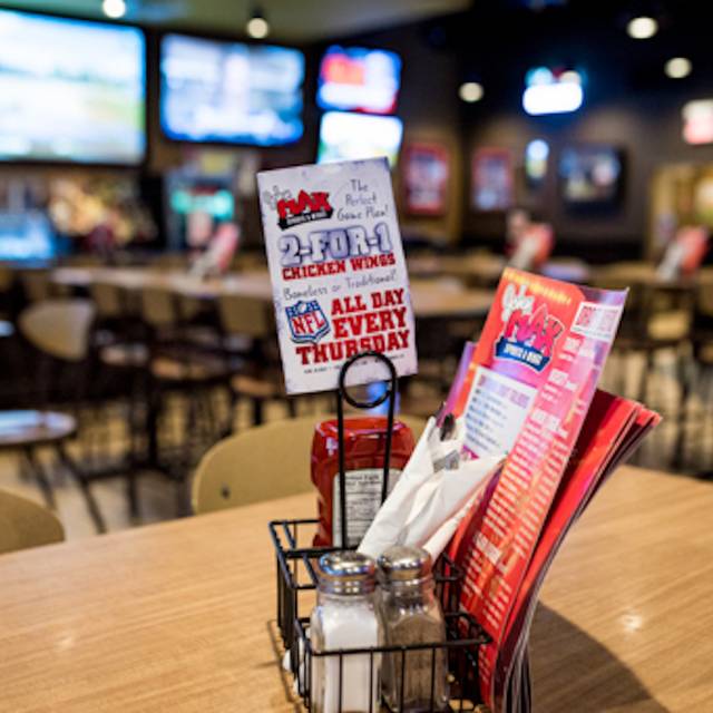 John Max Sports & Wings Dougall Ave Windsor, ON OpenTable