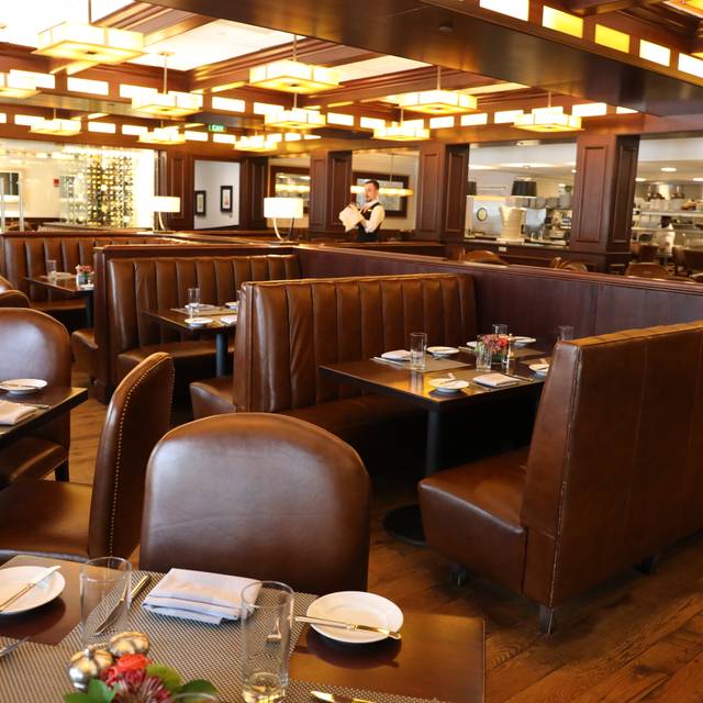 33 Restaurants Near Pabst Theater Opentable