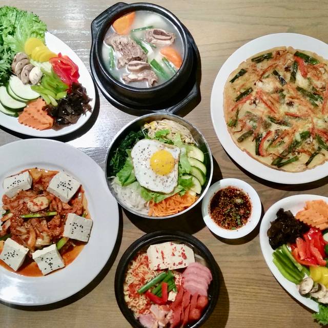 10 Restaurants Near Mccormick Place Opentable