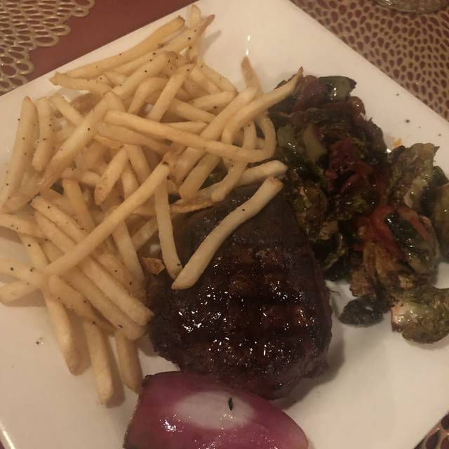 Crossroads Saloon & Steakhouse, Fredericksburg. Restaurant Info