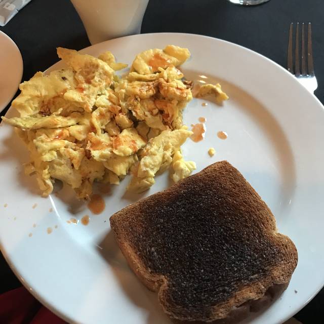 The Copper Mug Bar & Grille at Landoll's Mohican Castle Restaurant