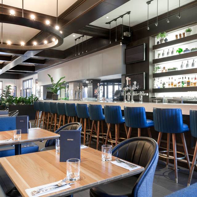 Earls Kitchen + Bar Port Coquitlam Restaurant Port Coquitlam, BC