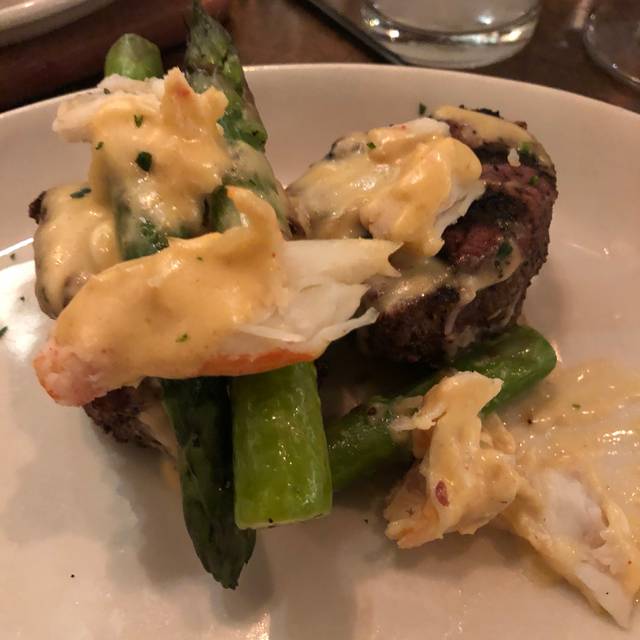 Malone’s Prime Beef Steakhouse Lansdowne Restaurant Lexington, KY