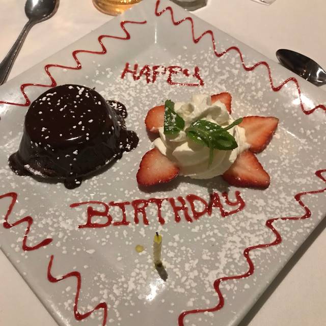 Kinzie Chophouse Chicago Restaurant Info Reviews Photos Kayak