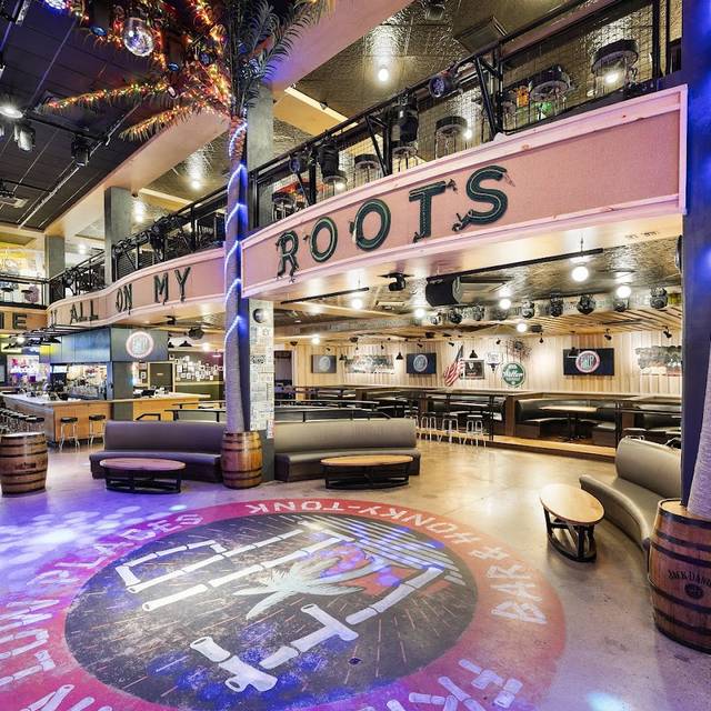 Friends in low places bar honky tonk restaurant nashville tn