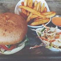 Una foto del restaurante Devil's Elbow Ale & Smoke House