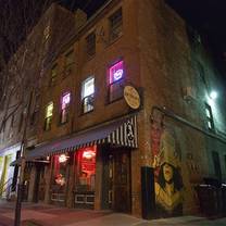 Restaurants near Cincinnati Museum Center - Arnold's Bar and Grill