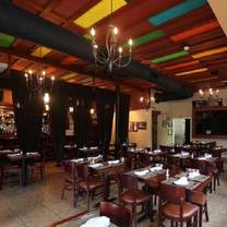 Una foto del restaurante Ramiro's 954