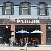 Une photo du restaurant The Parlor