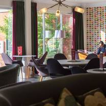 Restaurants near Lincolnshire Showground - The Lounge at Lincoln Hotel