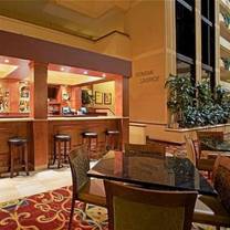 Restaurants near Provost Umphrey Stadium - Park Place Lounge @ Holiday Inn