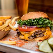 Una foto del restaurante Super Duper Burgers - Concord