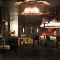 Une photo du restaurant King’s Social House at the Badrutt’s Palace Hotel