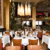 Restaurants near Poetry Library London - Thai Square Trafalgar Square