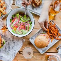 Een foto van restaurant Bareburger - Forest Hills