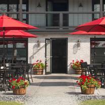 A photo of Lake Bomoseen Lodge and Taproom restaurant