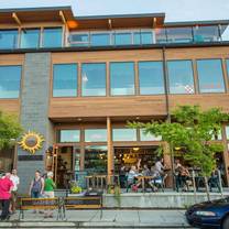 Una foto del restaurante Solstice Wood Fire Cafe & Bar