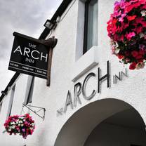 Una foto del restaurante The Arch Inn