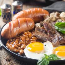 Foto von The Royal Oak Hotel Restaurant