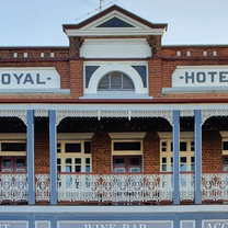 The Royal Hotel West Wyalongの写真