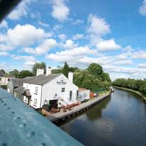 Una foto del restaurante The Old Boathouse