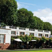 Een foto van restaurant La Petite Petanque