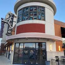 A photo of Bar Louie - Bolingbrook restaurant