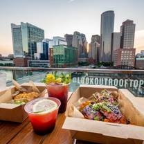 Une photo du restaurant Rooftop at the Envoy