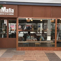 Una foto del restaurante La Mafia se sienta a la mesa - Murcia – Thader