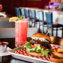 A photo of Roscoe's Bar & Burgers restaurant