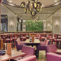 A photo of Elm Street Bar & Lounge restaurant