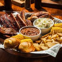 Una foto del restaurante Famous Dave's - Madison