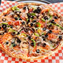 Una foto del restaurante Bruno’s Pizza - River Park
