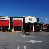 Restaurants near McCoy Stadium - Uno Pizzeria & Grill - Attleboro
