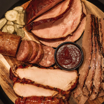 Une photo du restaurant Smokehouse BBQ - Independence