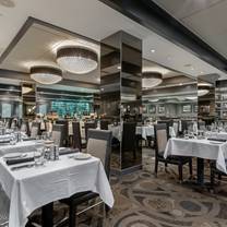 A photo of Morton's The Steakhouse - Great Neck restaurant