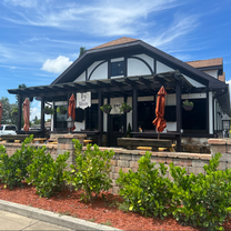 Cocoa Riverfront Park Restaurants - Pig & Whistle