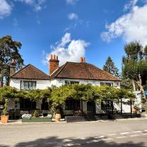 Une photo du restaurant The Crown Inn at Burnham Beeches