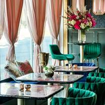 Una foto del restaurante The Powder Room Champagne Bar