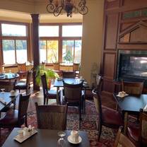 Una foto del restaurante The View Restaurant at the Mirror Lake Inn