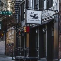 A photo of L & B Spumoni Gardens-Dumbo restaurant