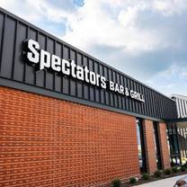 Une photo du restaurant Spectator's Bar & Grill