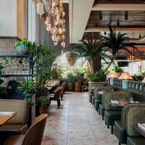 Earls Kitchen   Bar - Miami Worldcenter