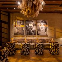 Foto von HIDE + SEEK Restaurant