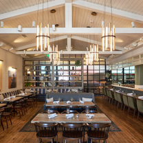Une photo du restaurant H&H Brazilian Steakhouse - Beverly Hills