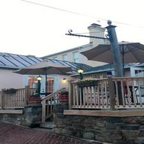 Una foto del restaurante Red Bar Sushi & Best Thai Kitchen - Middleburg