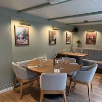 Una foto del restaurante The Greyhound Brasserie and Bar